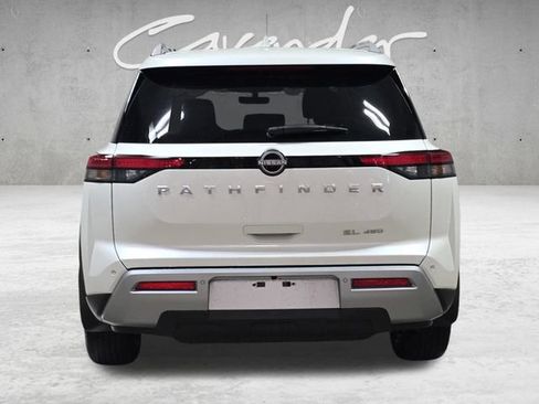 Used 2024 Nissan Pathfinder SL AWD/4WD image 15