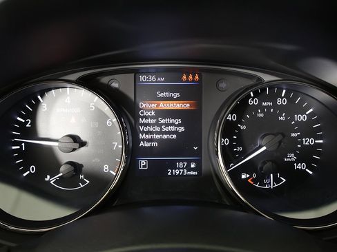 Used 2022 Nissan Rogue Sport SV w/ Technology Package image 39