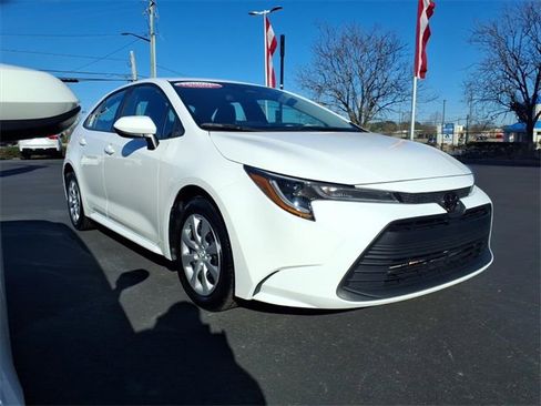 Used 2024 Toyota Corolla LE image 1