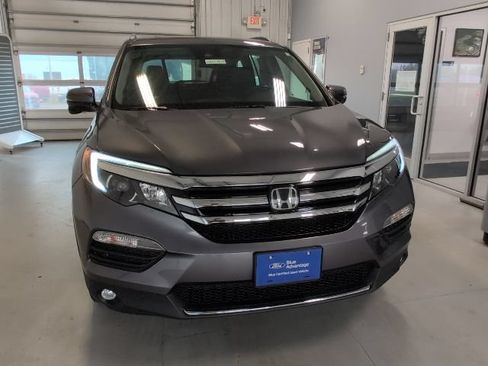 Used 2017 Honda Pilot Touring image 45
