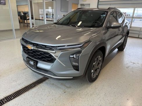 New 2026 Chevrolet Trax LT w/ Driver Confidence Package image 5