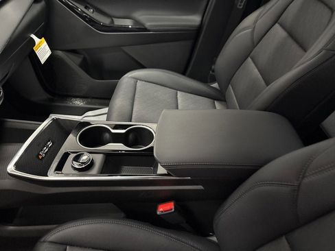 New 2026 Chevrolet Equinox LT w/ Convenience Package II image 15