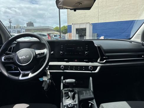 Used 2023 Kia Sportage LX FWD image 14
