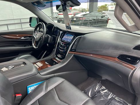 Used 2020 Cadillac Escalade ESV Luxury w/ Escalade Sport Edition image 69