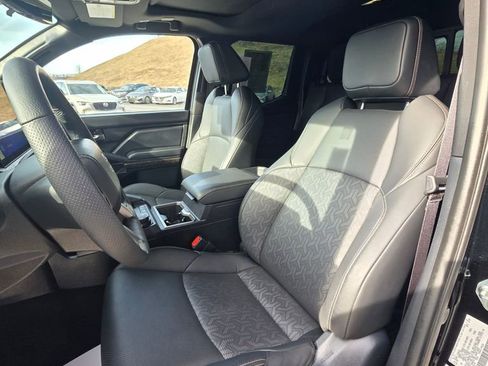 Used 2024 Toyota Tacoma Limited w/ Limited Package (LT) image 14