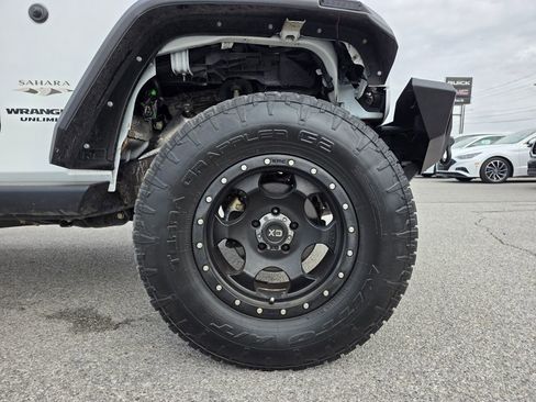 Used 2017 Jeep Wrangler Unlimited Sahara w/ Connectivity Group image 29