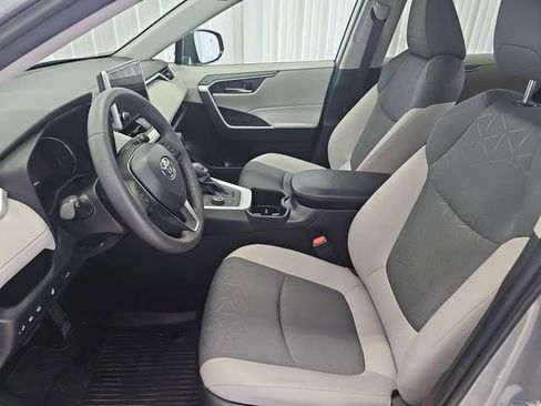 Used 2024 Toyota RAV4 XLE w/ Convenience Package AWD/4WD image 9