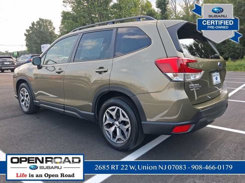 Certified 2023 Subaru Forester Premium AWD/4WD image 5