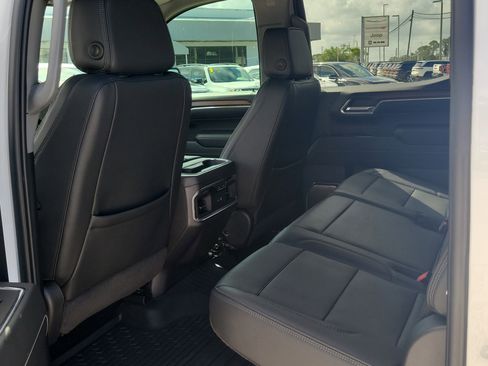 Used 2024 GMC Sierra 1500 Denali w/ Technology Package AWD/4WD image 14
