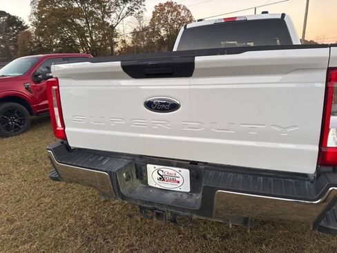 Certified 2025 Ford F250 XLT w/ FX4 Off-Road Package image 9