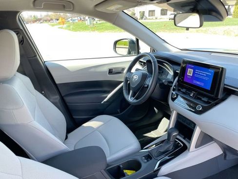 Used 2024 Toyota Corolla Cross LE image 17