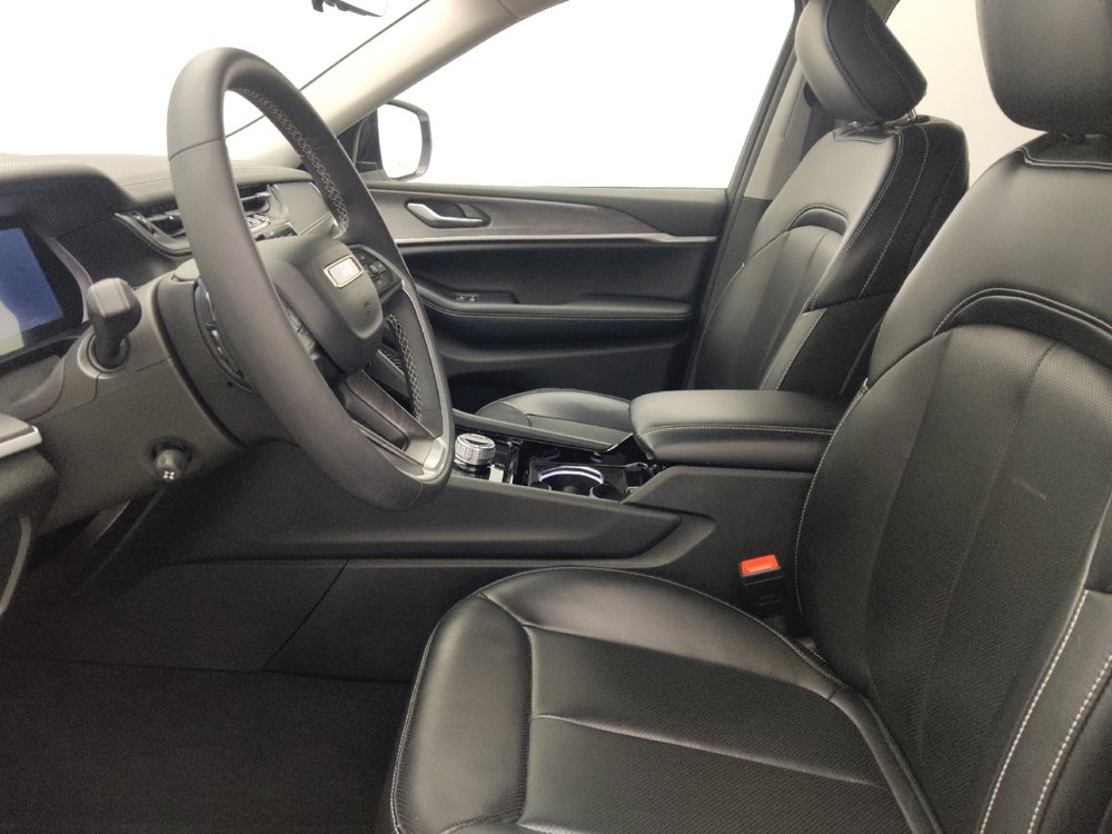 Used 2023 Jeep Grand Cherokee L Limited w/ Luxury Tech Group II RWD image 17
