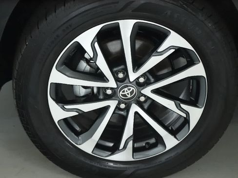 Used 2023 Toyota Corolla Cross XLE AWD/4WD image 37