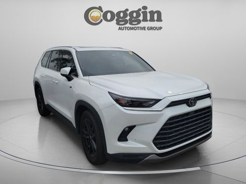 Used 2025 Toyota Grand Highlander AWD Hybrid image 6