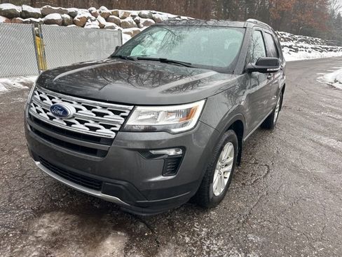 Used 2018 Ford Explorer XLT w/ Equipment Group 202A image 2