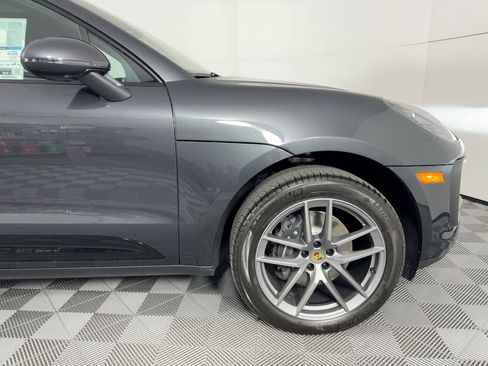 Certified 2026 Porsche Macan AWD/4WD image 13