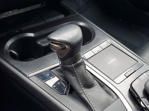 Used 2021 Lexus UX 200 w/ Accessory Package (Z1) FWD image 27