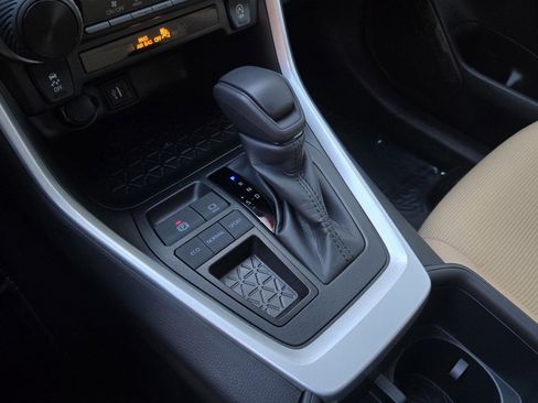 Certified 2025 Toyota RAV4 LE image 17