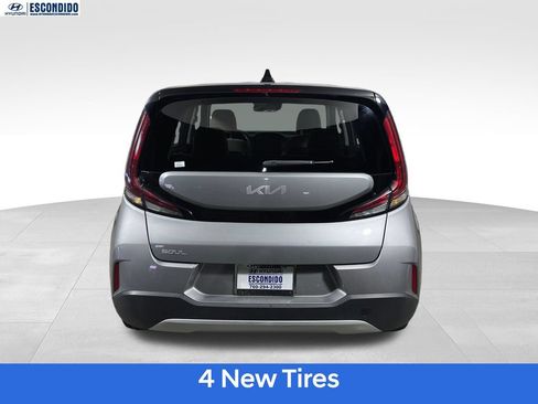 Used 2023 Kia Soul LX w/ LX Technology Package FWD image 4