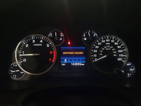 Used 2014 Toyota Tundra SR5 w/ SR5 Upgrade Package image 23