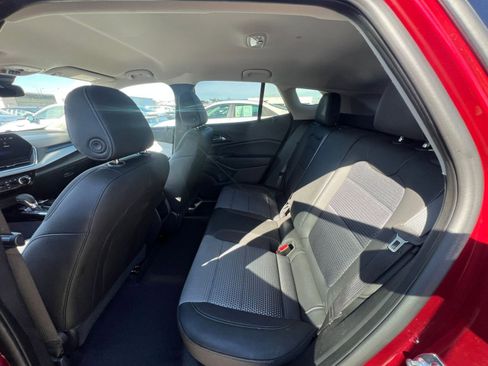 Used 2025 Chevrolet Trax LT FWD image 25
