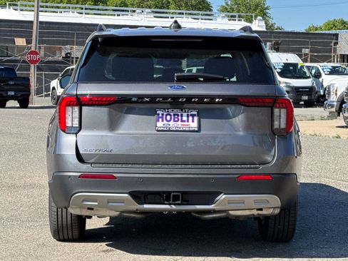 New 2026 Ford Explorer Active w/ Active Comfort Package RWD image 4