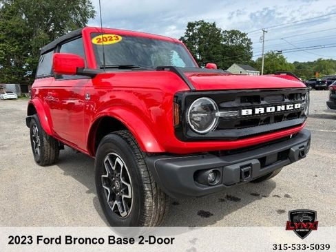 Used 2023 Ford Bronco 2-Door AWD/4WD image 7