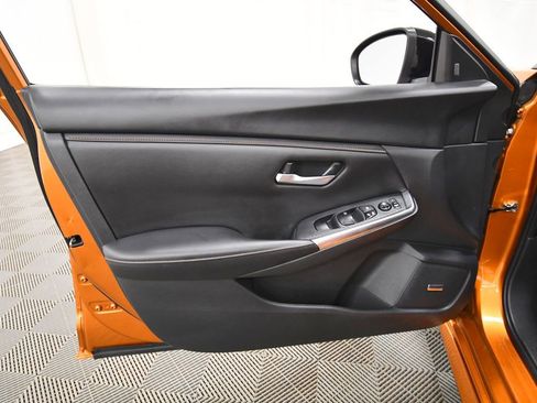 Used 2023 Nissan Sentra SR w/ SR Premium Package FWD image 13