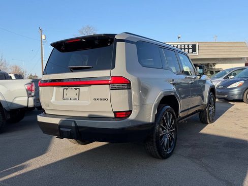 Used 2025 Lexus GX 550 image 19