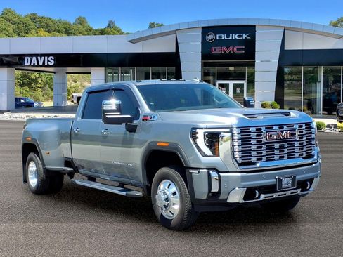 Used 2024 GMC Sierra 3500 Denali w/ Technology Package AWD/4WD image 1