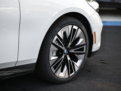 New 2026 BMW 530i w/ Premium Package image 5