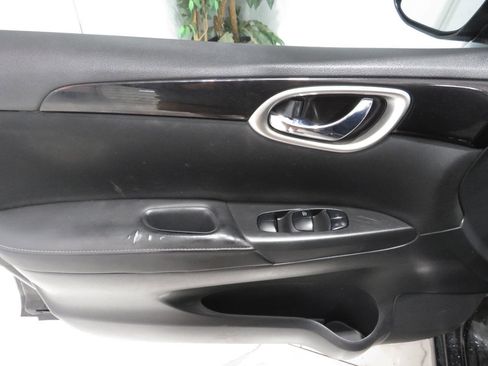 Used 2019 Nissan Sentra SV FWD image 24