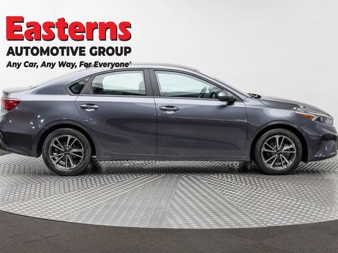 Used 2023 Kia Forte LXS FWD image 4