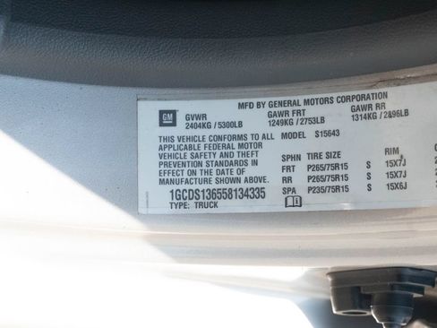 Used 2005 Chevrolet Colorado LS RWD image 26
