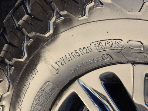 Used 2021 GMC Sierra 3500 Denali w/ Denali Black Diamond Edition image 20