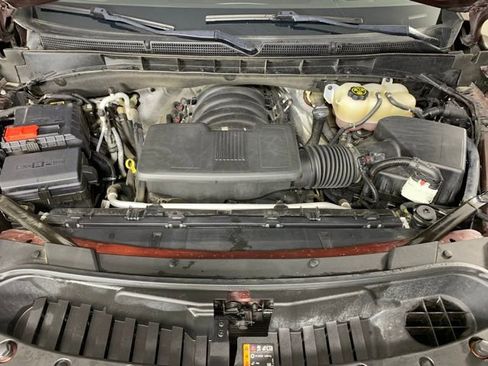 Used 2023 GMC Yukon XL SLT AWD/4WD image 29