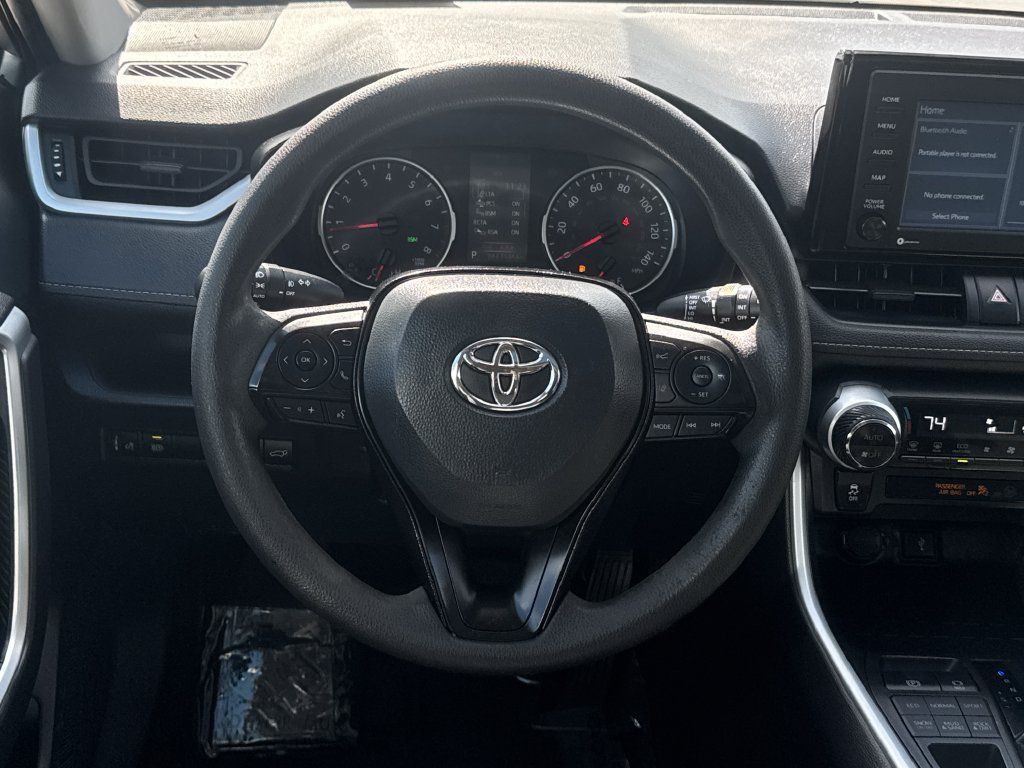 Used 2021 Toyota RAV4 XLE w/ Convenience Package AWD/4WD image 14