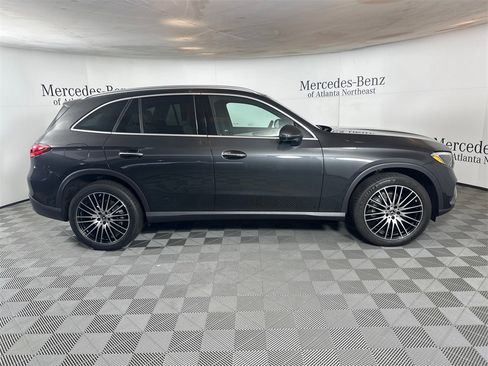 Certified 2025 Mercedes-Benz GLC 300 image 8