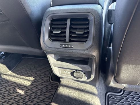 Used 2023 Volkswagen Tiguan SE image 29