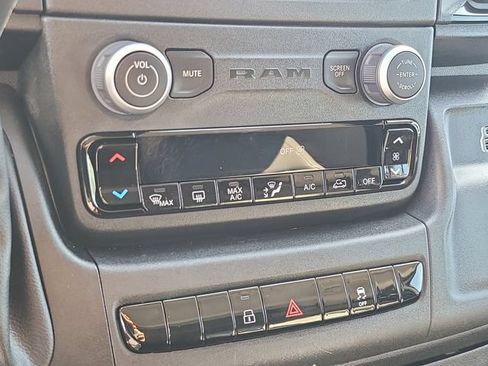 Used 2025 RAM ProMaster 2500 w/ Convenience Group FWD image 24