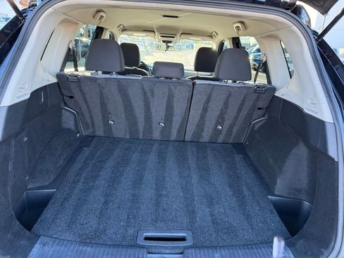 Used 2023 Nissan Rogue SV image 18