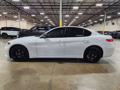 Used 2019 Alfa Romeo Giulia AWD w/ Quick Order Package 22J Sport image 7