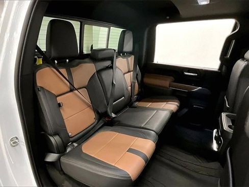 Used 2022 Chevrolet Silverado 2500 High Country image 23