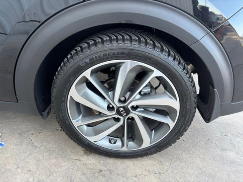 Used 2018 Kia Niro Touring image 10