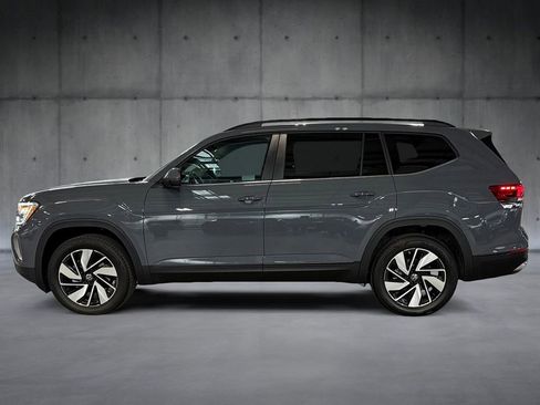 New 2026 Volkswagen Atlas SE FWD image 2