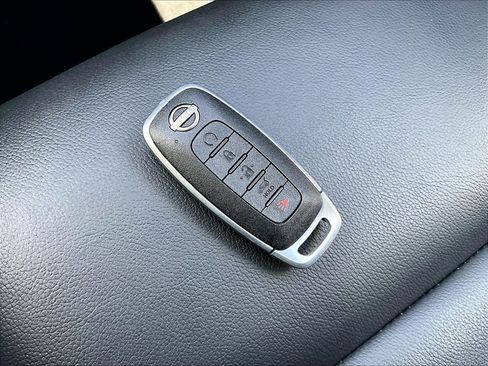 Used 2023 Nissan Rogue SL AWD/4WD image 30