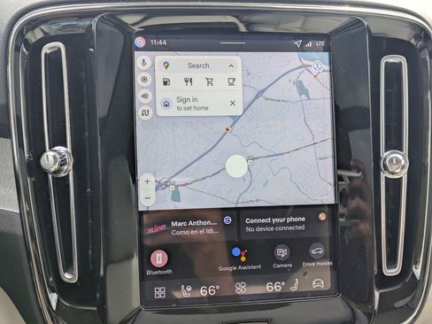 New 2026 Volvo XC40 B4 Plus w/ Climate Package image 24