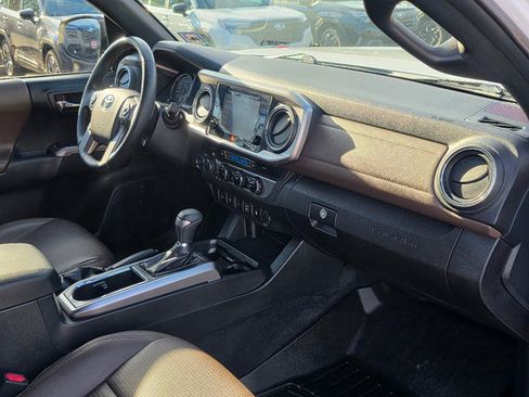 Used 2017 Toyota Tacoma Limited image 20