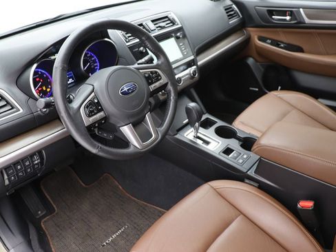 Used 2017 Subaru Outback 2.5i Touring w/ Popular Package #5A image 16