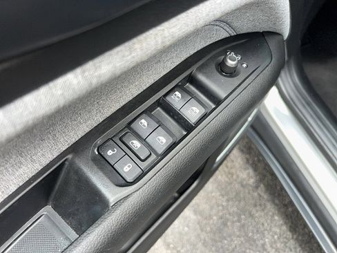 Used 2022 Jeep Compass Latitude w/ Sun and Sound Group FWD image 12